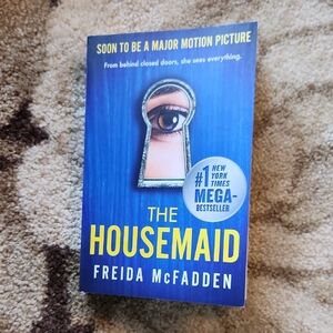 The Housemaid by Freida McFadden Book